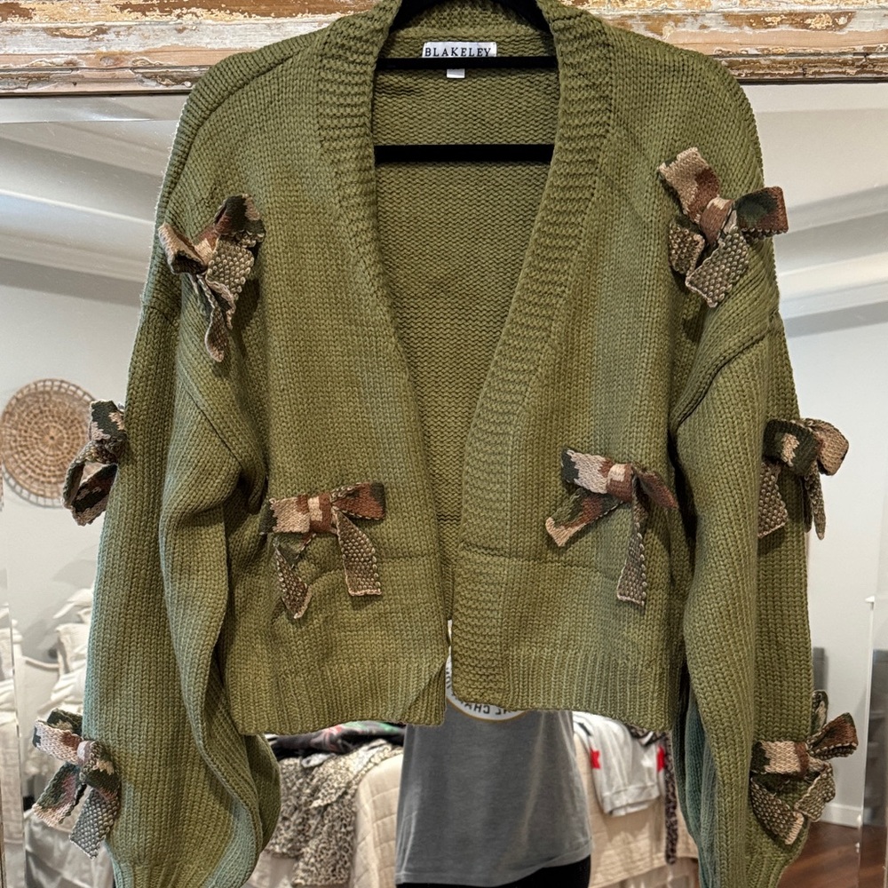 Blakeley camo bow cardigan